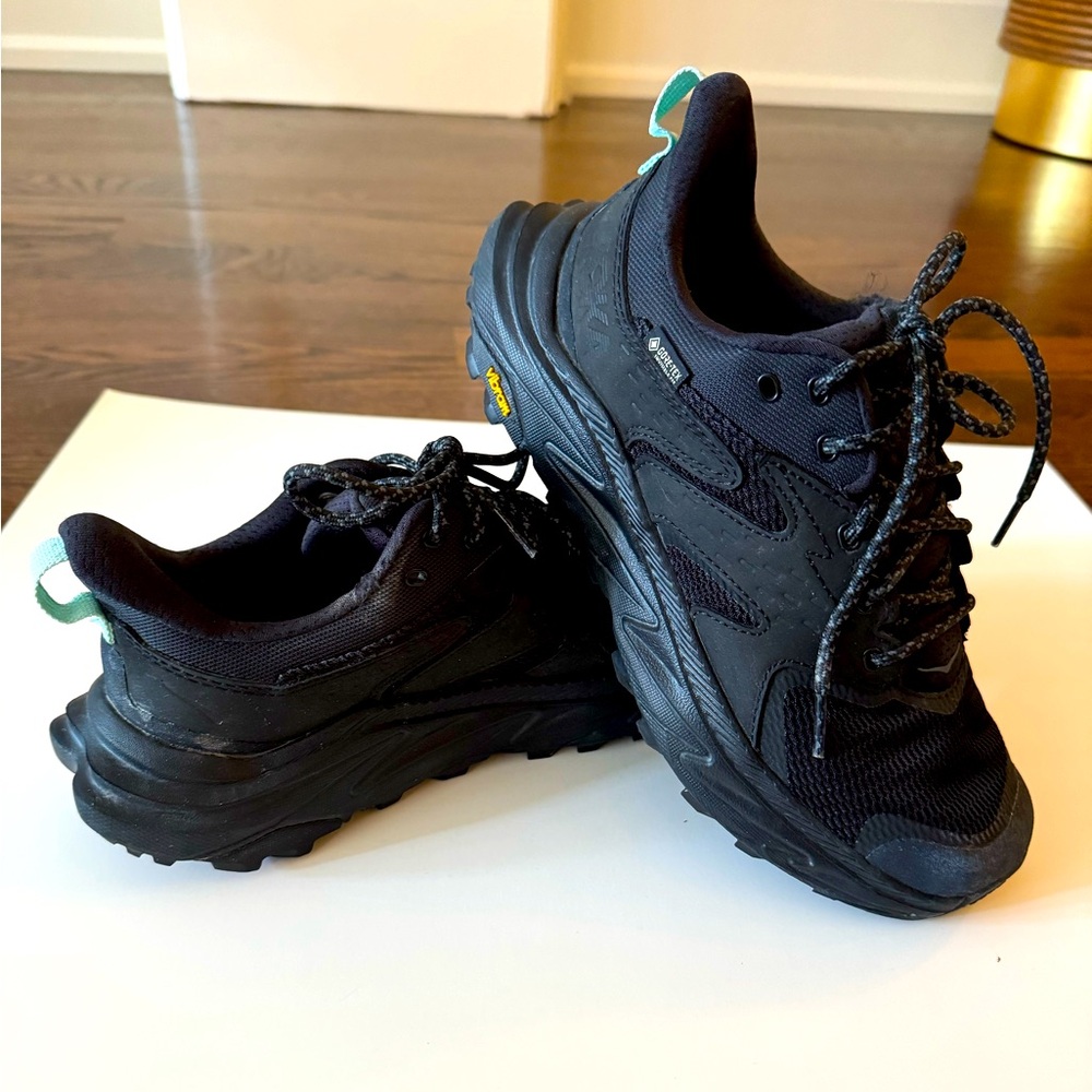 HOKA Wmn Anacapa 2’s Sz 7.5